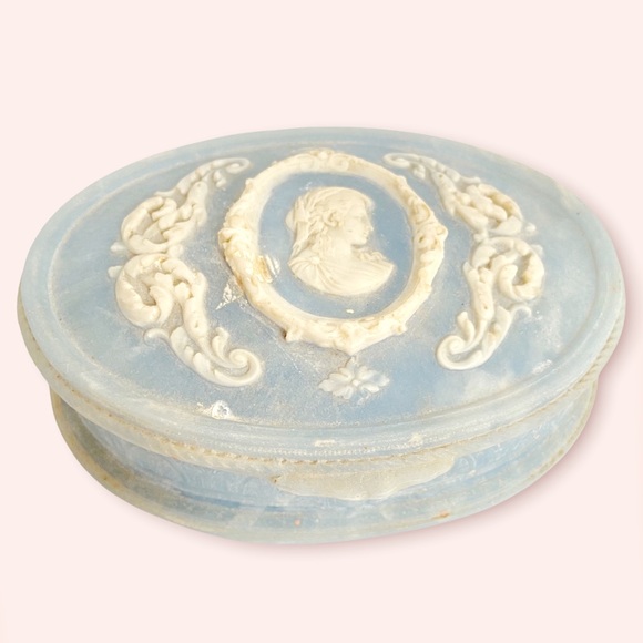 Incolay Stone Antique Cameo Jewelry Box
